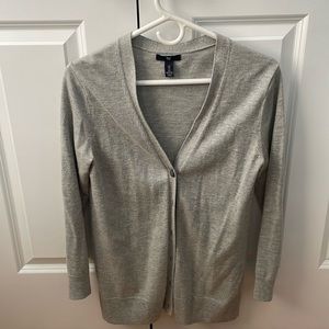 Gray long sleeved gap cardigan